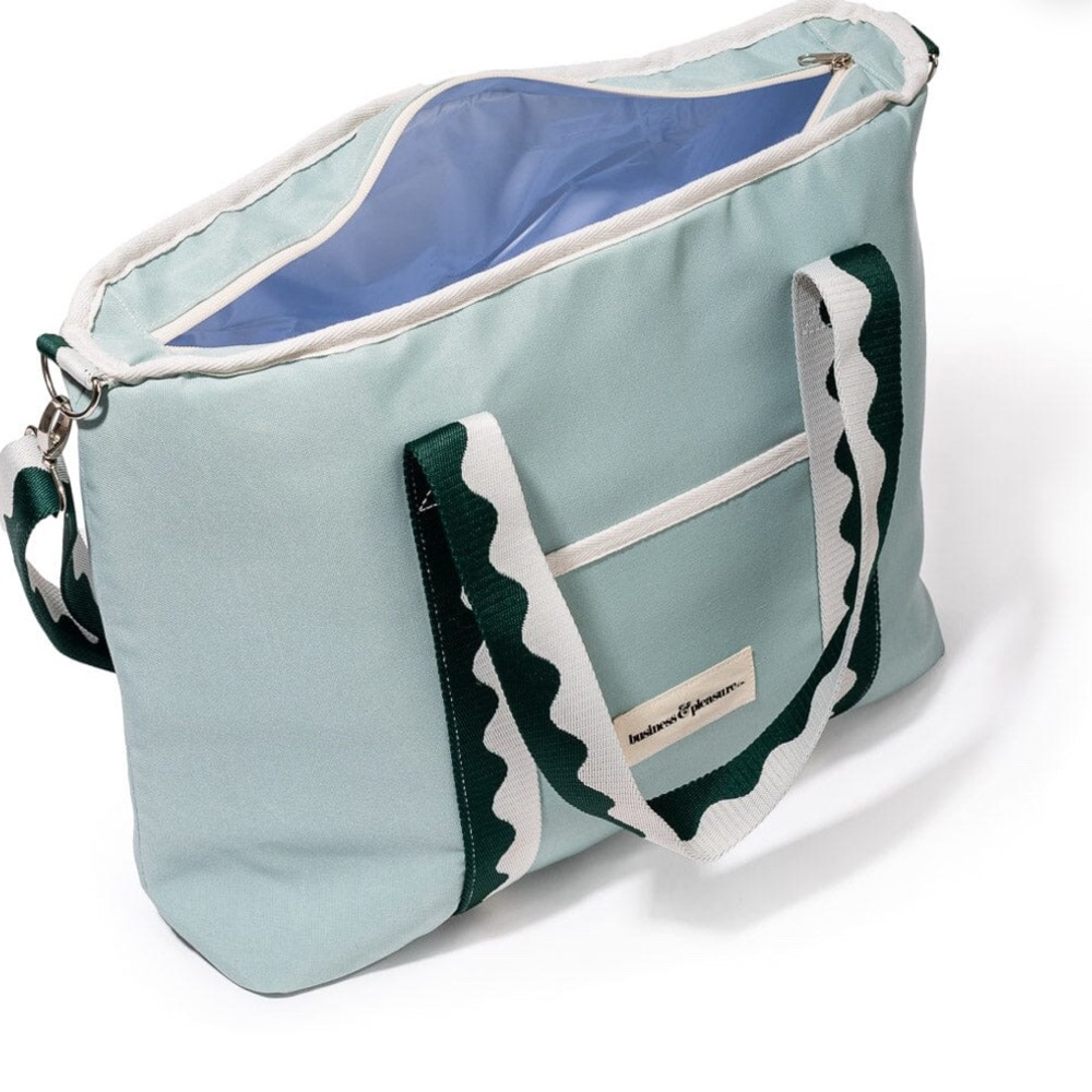 Business & Pleasure THE HOLIDAY COOLER TOTE
BAG - RIVIE GREEN, new with Tags